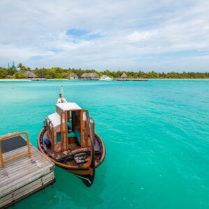 ship, maldives, ocean-2083710.jpg